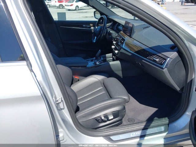 WBAJA9C53KB392697 BMW 2019