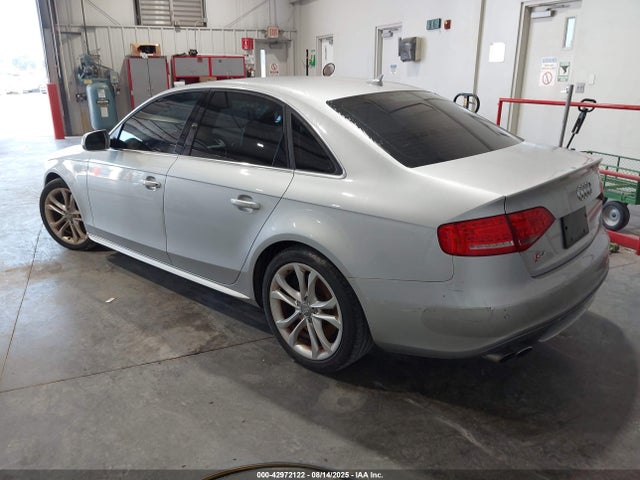 2010 AUDI S4 WAUBGAFL8AA022073 Photo 2