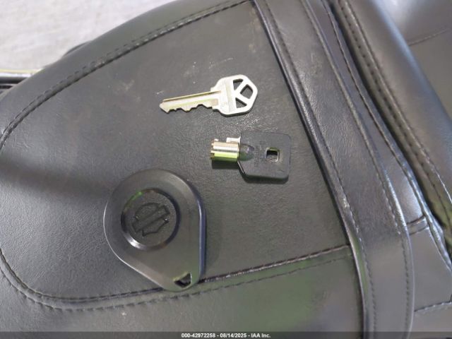 2022 HARLEY-DAVIDSON FLHX 1HD1KBC17NB640070 Photo 10