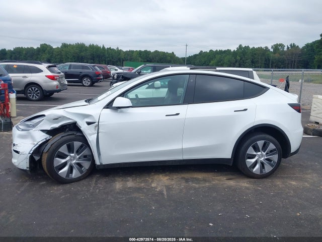 7SAYGDEE7PA128323 Tesla Model Y