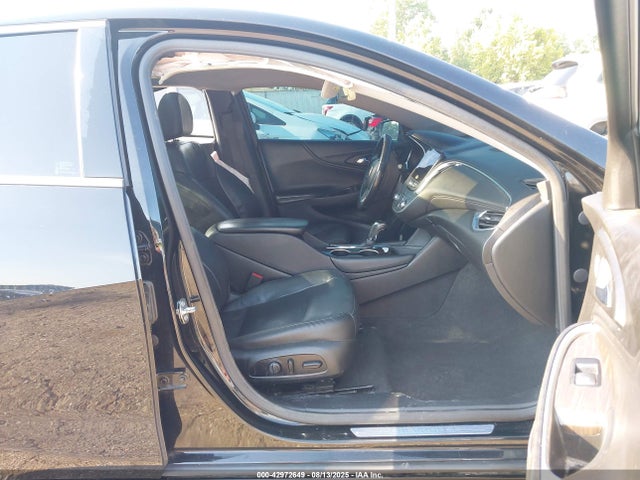 1G1ZE5SX0LF061049 Chevrolet Malibu Fwd Premier