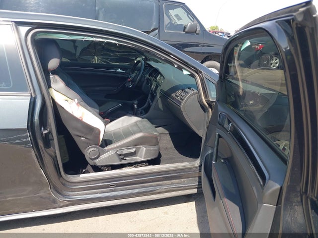 3VWY47AU7GM005931 Volkswagen 2016