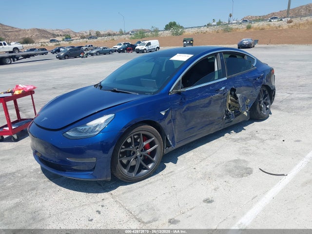 Tesla 2019 2019 5YJ3E1EB4KF528921 Image 2