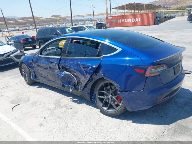 Tesla 2019 2019 5YJ3E1EB4KF528921 Image 3