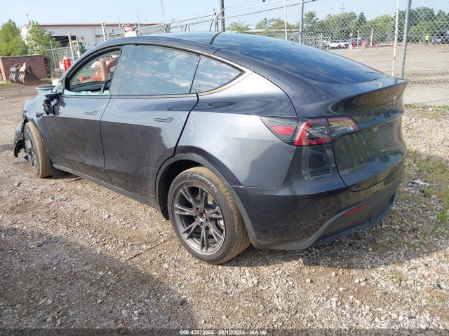 2024 TESLA MODEL Y 7SAYGDEE2RF190864 Photo 2