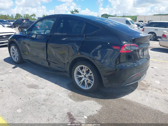 2023 TESLA MODEL Y 7SAYGDEE4PA175275 Photo 2