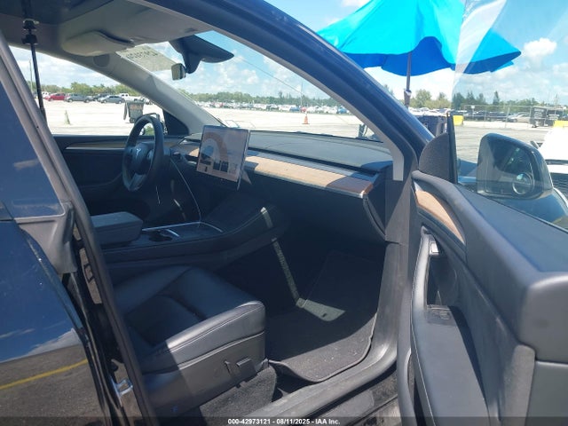 2023 TESLA MODEL Y 7SAYGDEE4PA175275 Photo 4