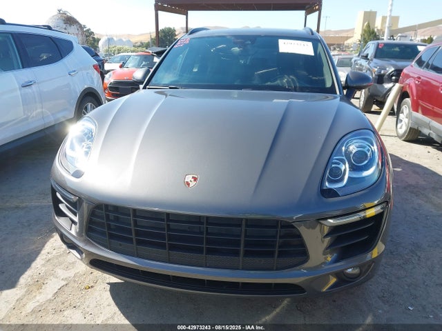 Porsche Macan 2018 WP1AA2A53JLB21045 Image 12