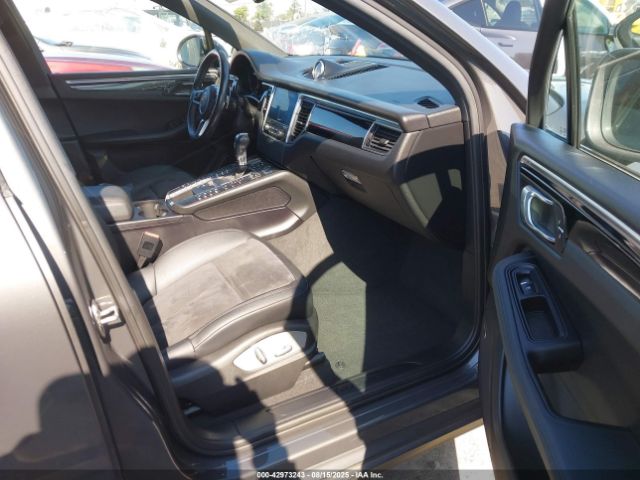 2018 PORSCHE MACAN WP1AA2A53JLB21045 Photo 4