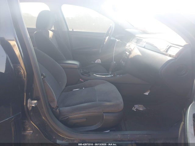 2G1WB5E38F1146379 Chevrolet lfx