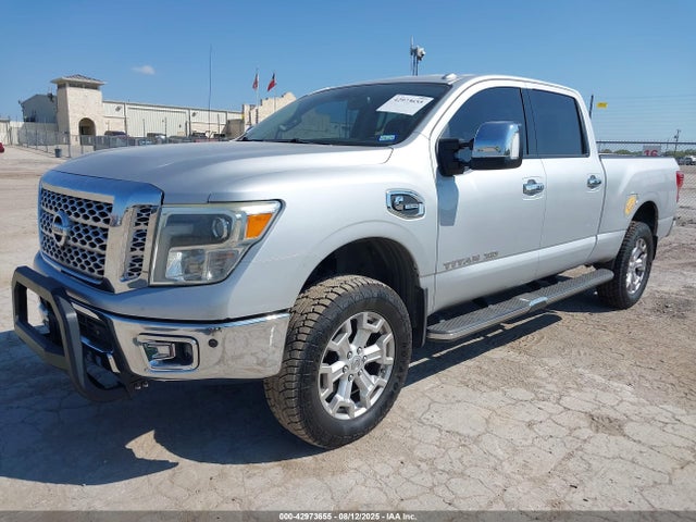 1N6BA1F45HN509647 Nissan 2017