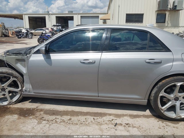 2C3CCAGG2HH637576 Chrysler 300