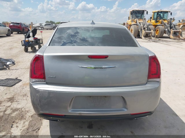 2C3CCAGG2HH637576 Chrysler 300