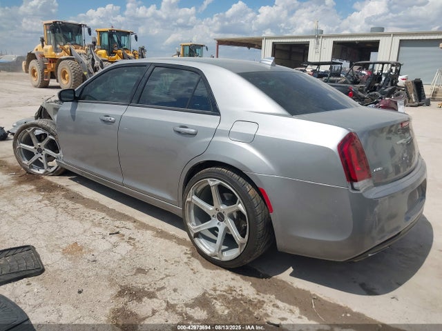 2C3CCAGG2HH637576 Chrysler 300