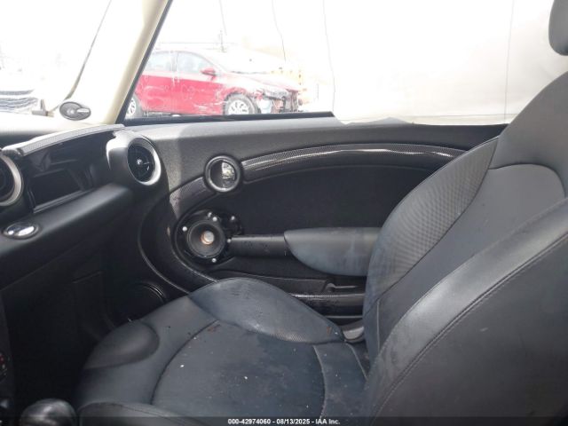 2011 MINI COOPER S WMWSV3C53BTY14791 Photo 4