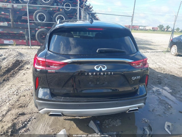 3PCAJ5M1XLF119830 Infiniti QX50