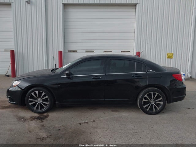 1C3CCBCG6EN135586 Chrysler 200