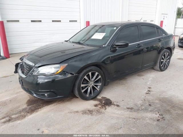 1C3CCBCG6EN135586 Chrysler 200