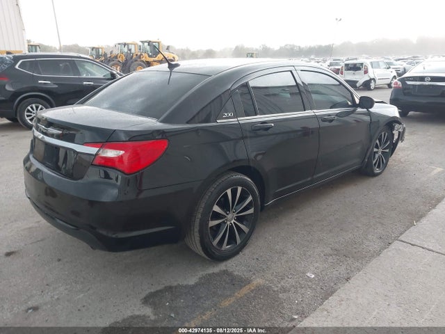 1C3CCBCG6EN135586 Chrysler 200