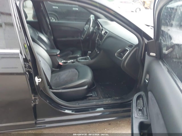 1C3CCBCG6EN135586 Chrysler 200