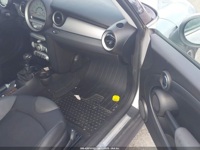 2008 MINI COOPER WMWMF33518TT64654 Photo 4