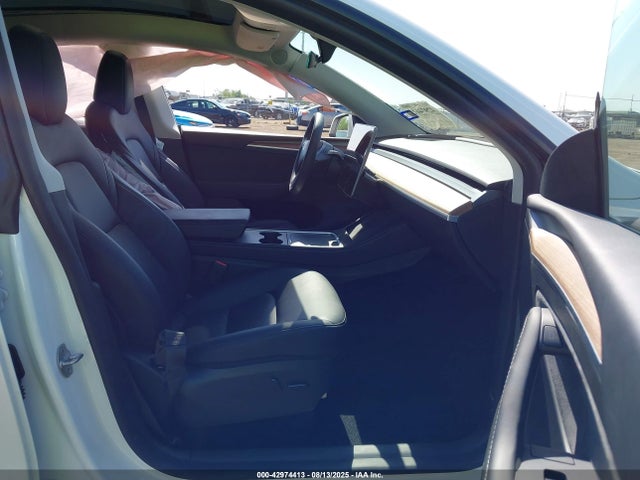 2023 TESLA MODEL Y 7SAYGAEE3PF915738 Photo 4
