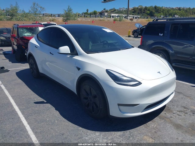 2024 TESLA MODEL Y 7SAYGDED3RF158514 Photo 0
