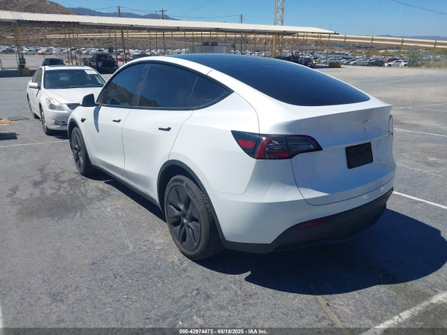 2024 TESLA MODEL Y 7SAYGDED3RF158514 Photo 2