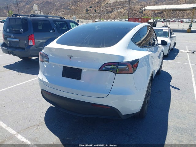 2024 TESLA MODEL Y 7SAYGDED3RF158514 Photo 3
