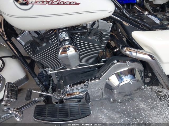 2005 HARLEY-DAVIDSON FLHRI 1HD1FBW125Y646176 Photo 8