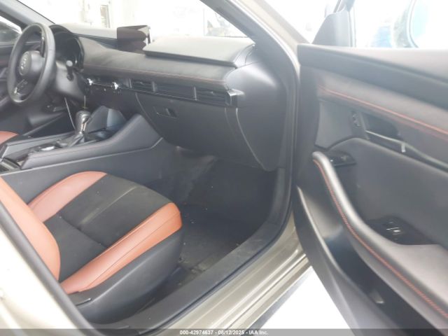 2024 MAZDA MAZDA3 HATCHBACK JM1BPBYY1R1713507 Photo 4