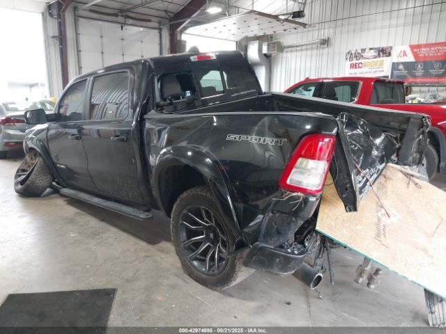 2022 RAM 1500 1C6SRFFT8NN128135 Photo 2