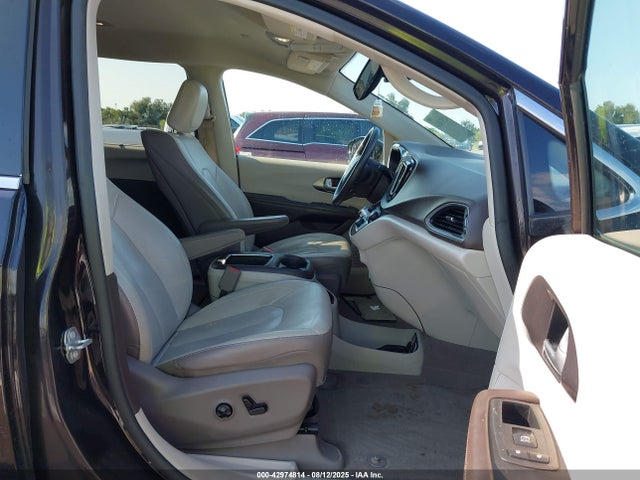Chrysler Pacifica 2017 2C4RC1EG9HR805068 Image 5