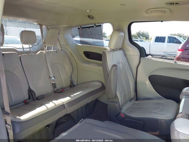 Chrysler Pacifica 2017 2C4RC1EG9HR805068 Image 8
