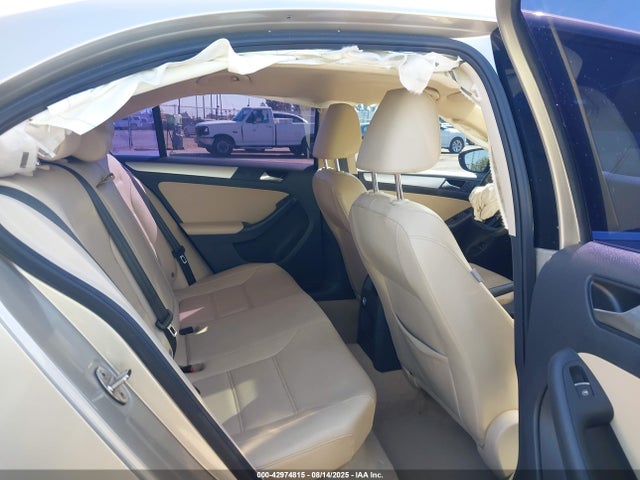 Volkswagen 2016 2016 3VW637AJ2GM239782 Image 8