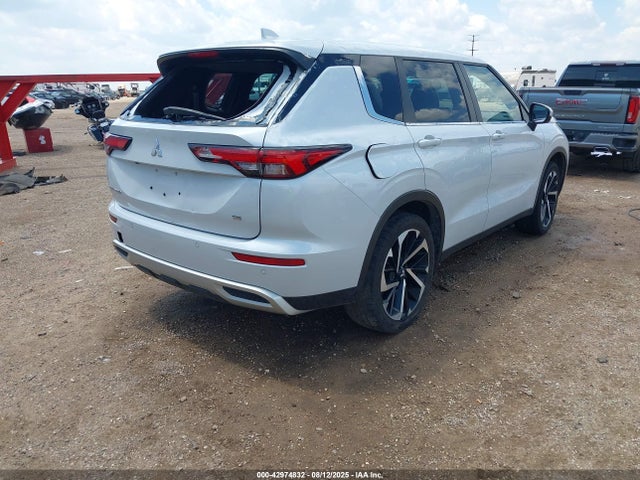 2023 MITSUBISHI OUTLANDER JA4J4UA8XPZ024892 Photo 3