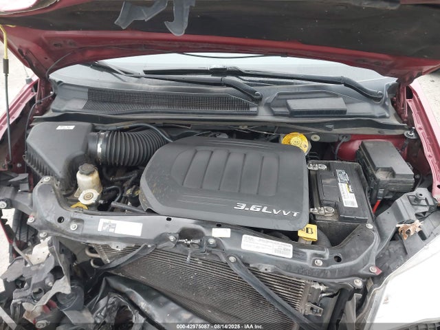 2C4RC1BG1GR232072 Chrysler Town and Country