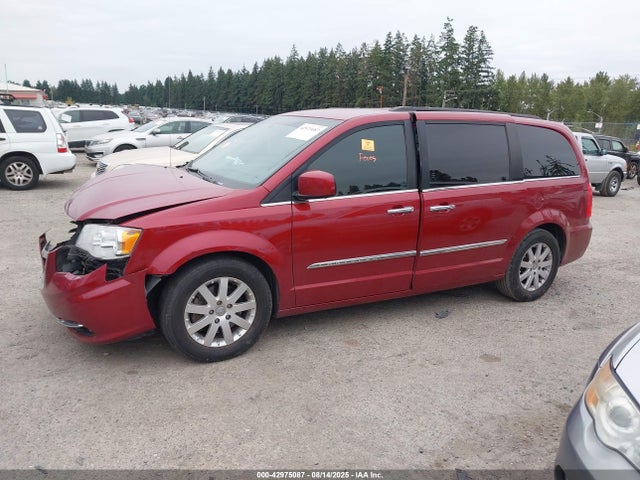 2C4RC1BG1GR232072 Chrysler Town and Country