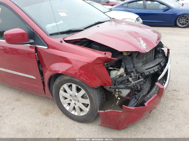 2C4RC1BG1GR232072 Chrysler Town and Country