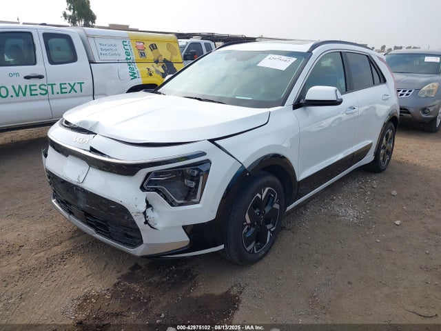 KIA Niro 2024 KNDCT3L10R5104529 Image 2