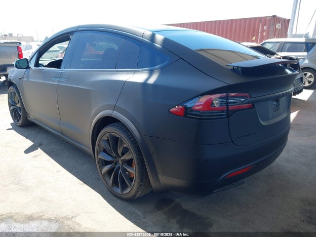 2019 TESLA MODEL X 5YJXCAE26KF155789 Photo 2
