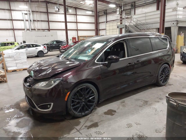 Chrysler Pacifica 2018 2C4RC1CG2JR274207 Image 2