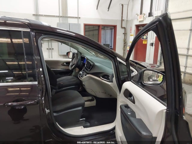 Chrysler Pacifica 2018 2C4RC1CG2JR274207 Image 5