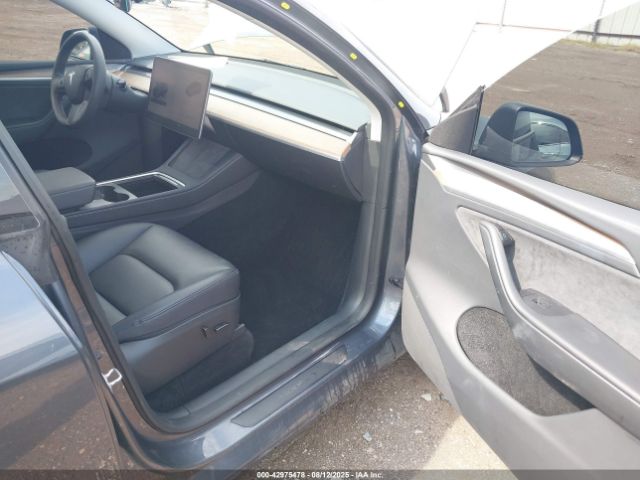 2023 TESLA MODEL Y 7SAYGDEE4PA202135 Photo 4