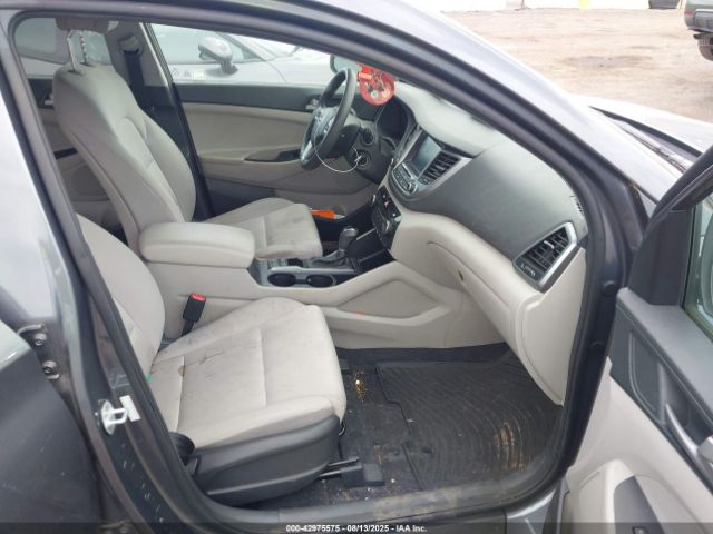 2018 HYUNDAI TUCSON KM8J3CA45JU731673 Photo 4