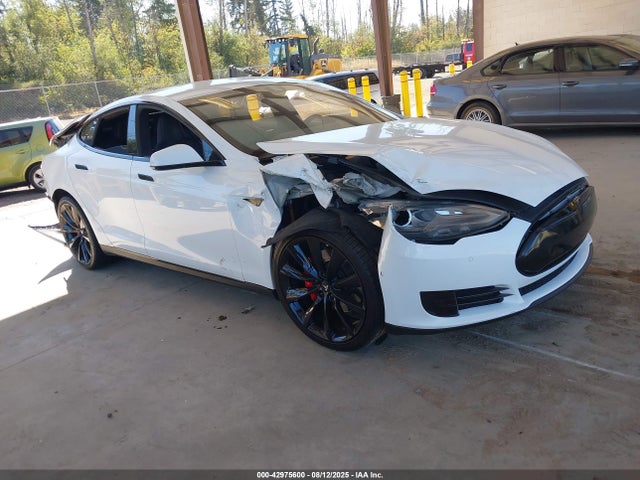 2015 TESLA MODEL S 5YJSA1H2XFFP76339 Photo 0