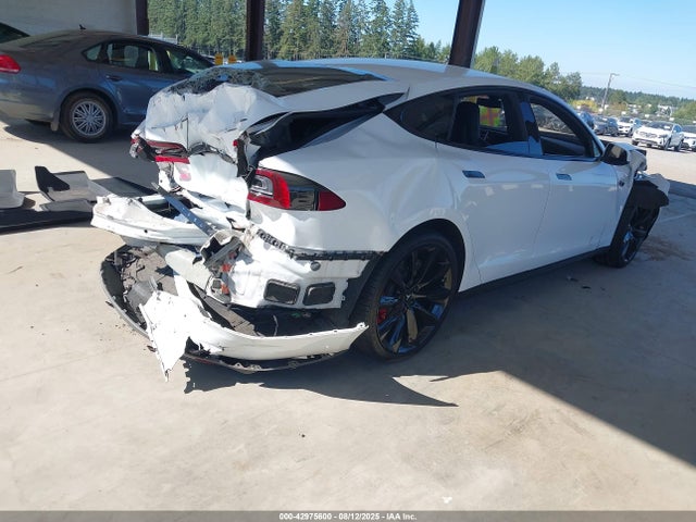 2015 TESLA MODEL S 5YJSA1H2XFFP76339 Photo 3