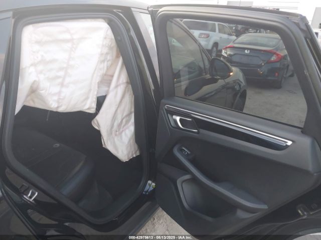 2018 PORSCHE MACAN WP1AA2A55JLB18910 Photo 7