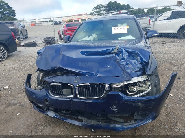 42975633 :رقم المزاد ، WBA8B9C52HK676326 vin ، 2017 Bmw 330i مزاد بيع