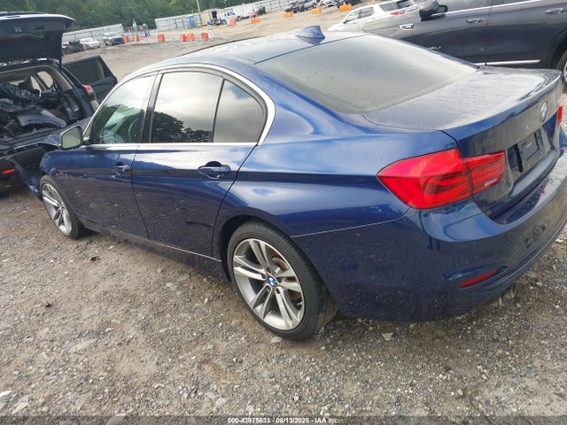 42975633 :رقم المزاد ، WBA8B9C52HK676326 vin ، 2017 Bmw 330i مزاد بيع
